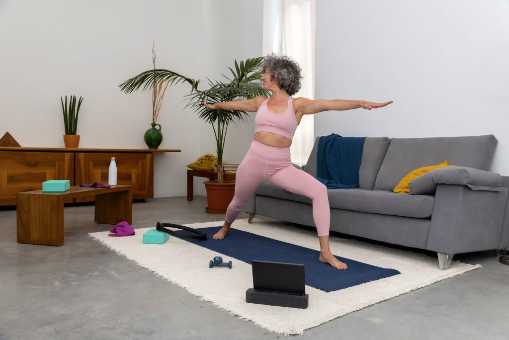 A woman doing exercises with the help of her online personalized pelvic floor treatment plan.